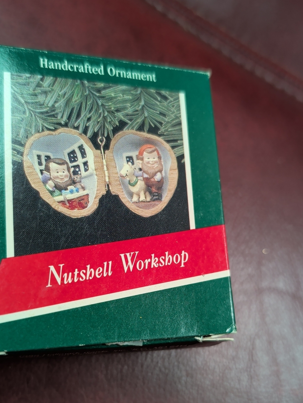 Hallmark Nutshell Workshop Handcrafted Ornament 1989 - Picture 2 of 3